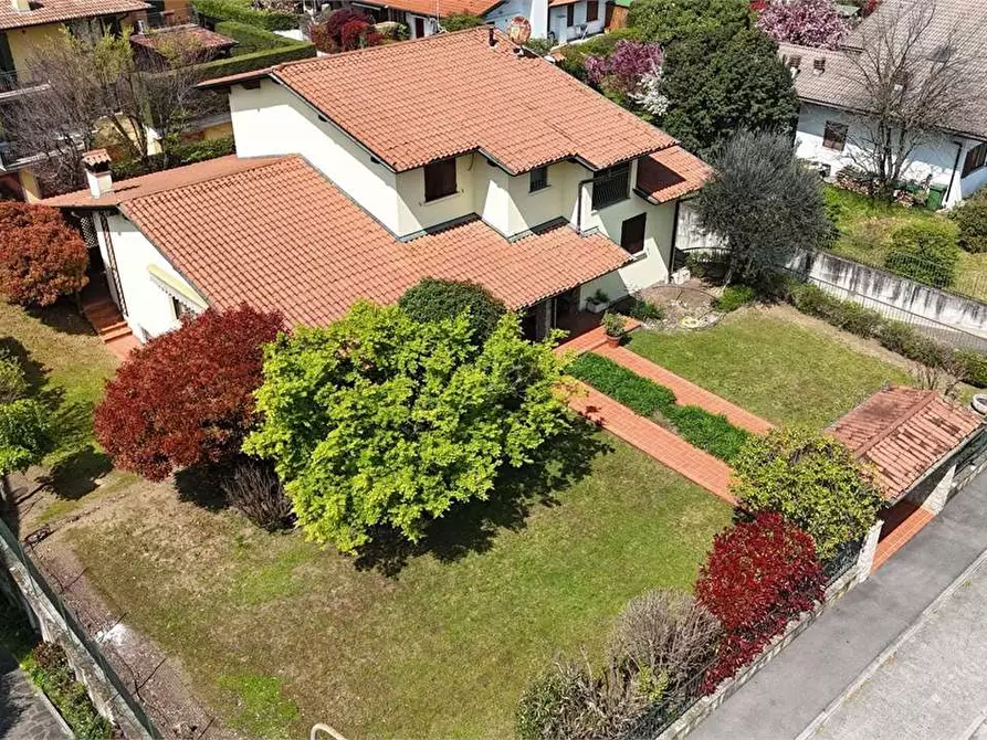 Immagine 1 di Villa in vendita  in P. Gennari 23 a Rezzato