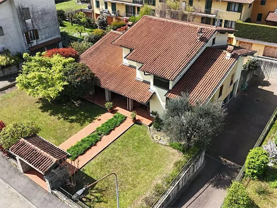 Immagine 5 di Villa in vendita  in P. Gennari 23 a Rezzato