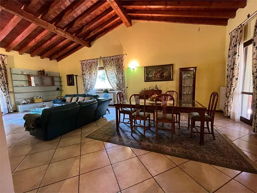 Immagine 14 di Villa in vendita  in P. Gennari 23 a Rezzato