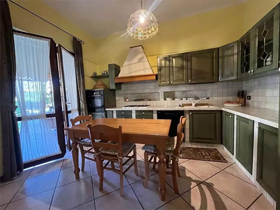 Immagine 16 di Villa in vendita  in P. Gennari 23 a Rezzato