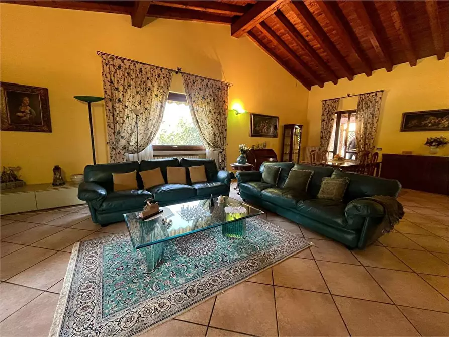 Immagine 18 di Villa in vendita  in P. Gennari 23 a Rezzato