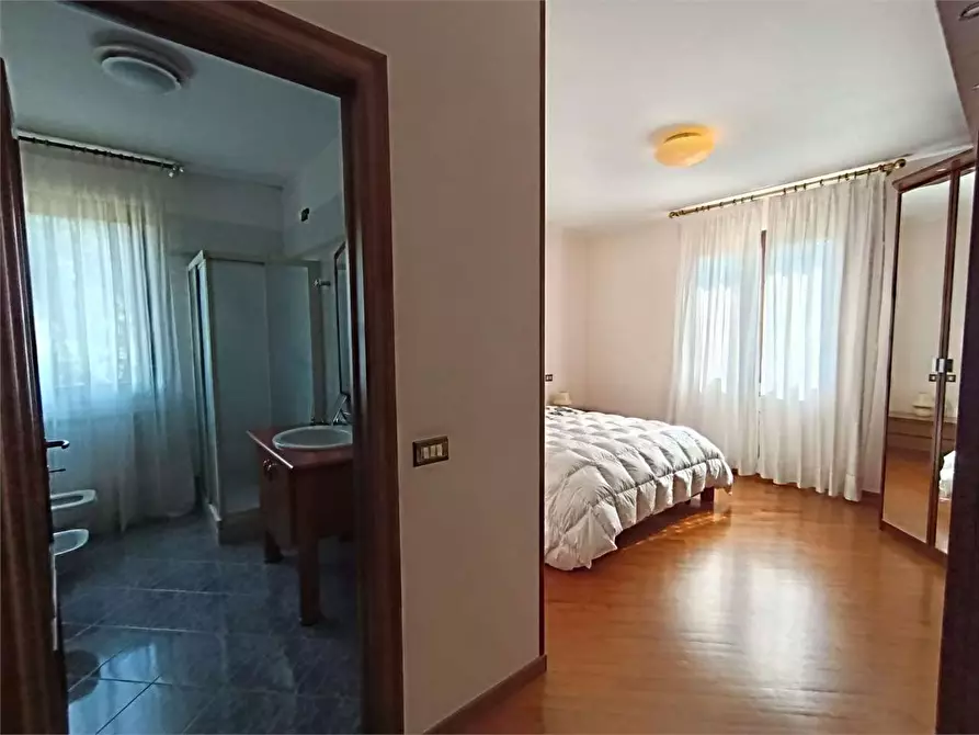 Immagine 31 di Villa in vendita  in P. Gennari 23 a Rezzato