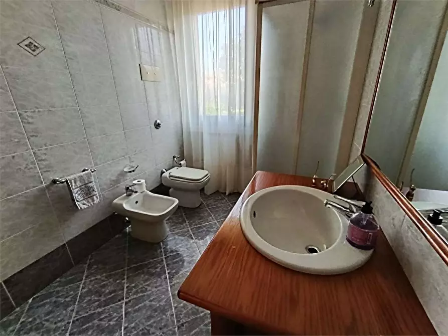 Immagine 35 di Villa in vendita  in P. Gennari 23 a Rezzato