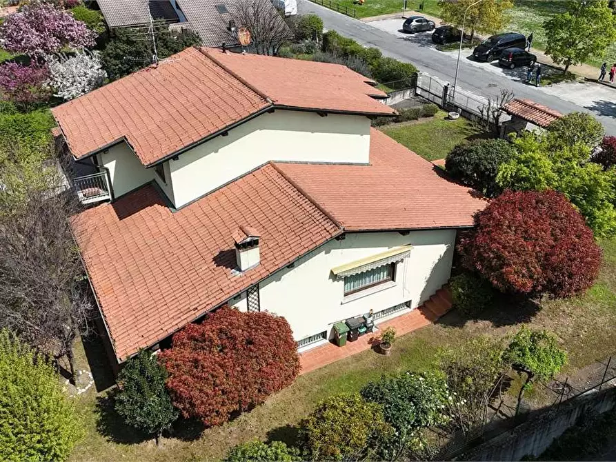 Immagine 41 di Villa in vendita  in P. Gennari 23 a Rezzato