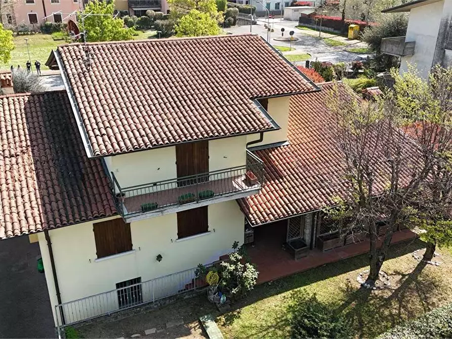 Immagine 44 di Villa in vendita  in P. Gennari 23 a Rezzato