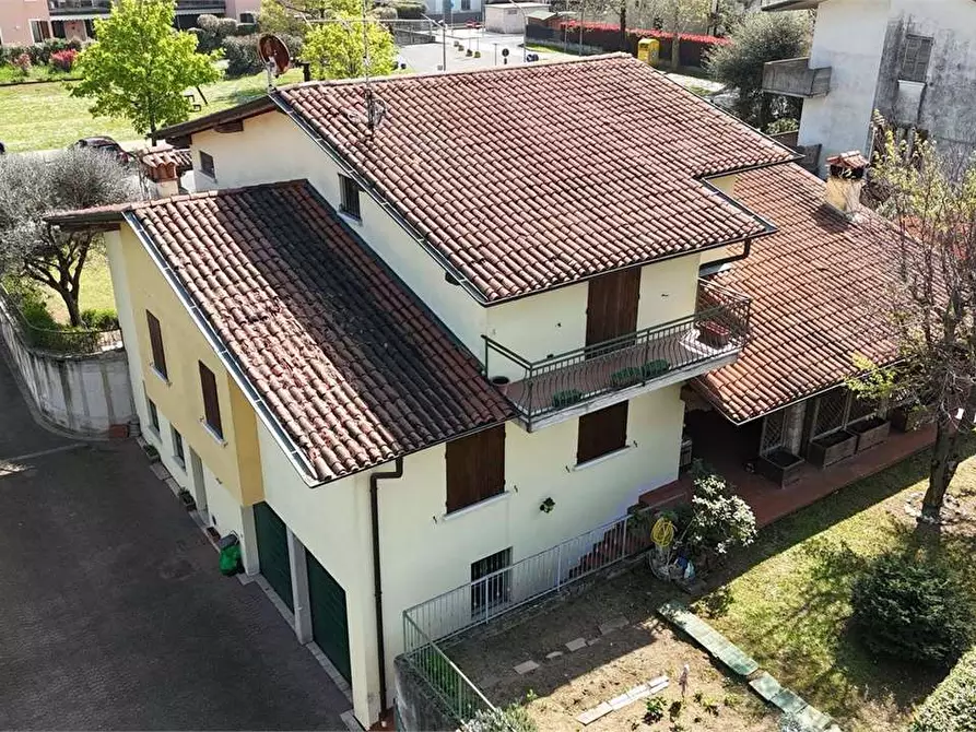 Immagine 45 di Villa in vendita  in P. Gennari 23 a Rezzato