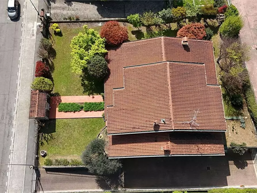 Immagine 46 di Villa in vendita  in P. Gennari 23 a Rezzato