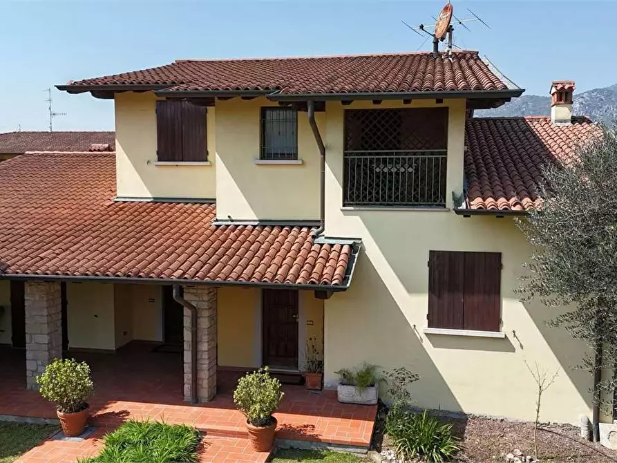 Immagine 47 di Villa in vendita  in P. Gennari 23 a Rezzato