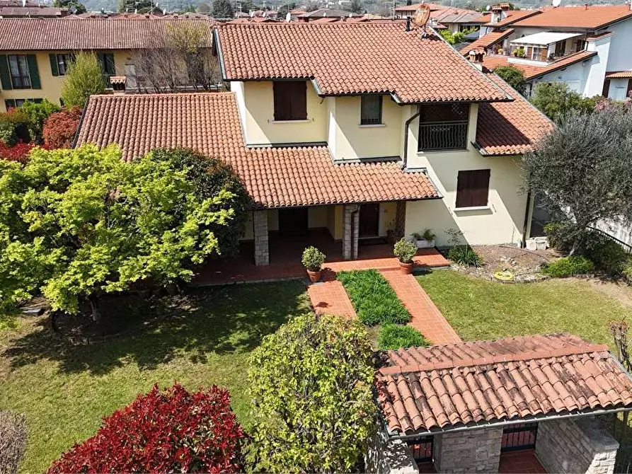Immagine 49 di Villa in vendita  in P. Gennari 23 a Rezzato