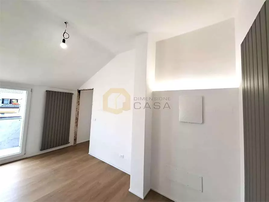 Immagine 2 di Attico in vendita  in Camillo Benso Conte di Cavour 211 a Botticino