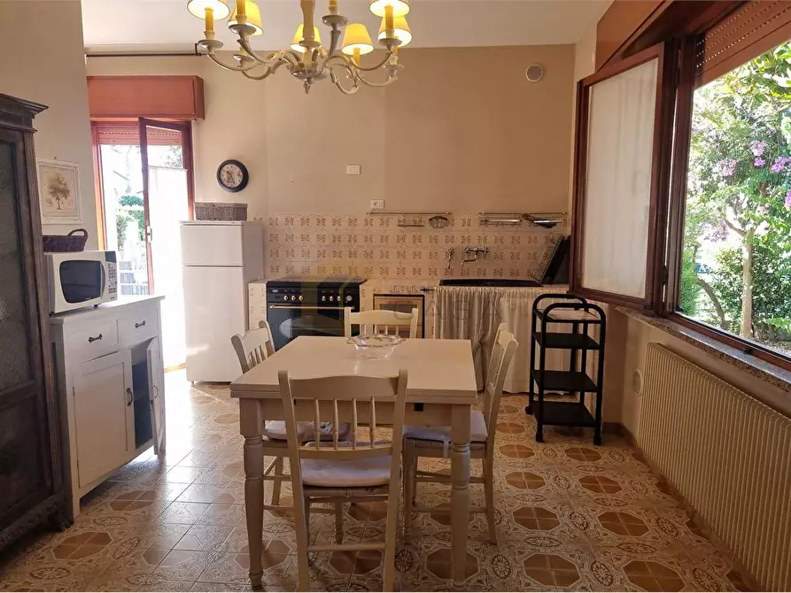 Immagine 3 di Quadrilocale in vendita  in degli Olmi 53 a Forte Dei Marmi