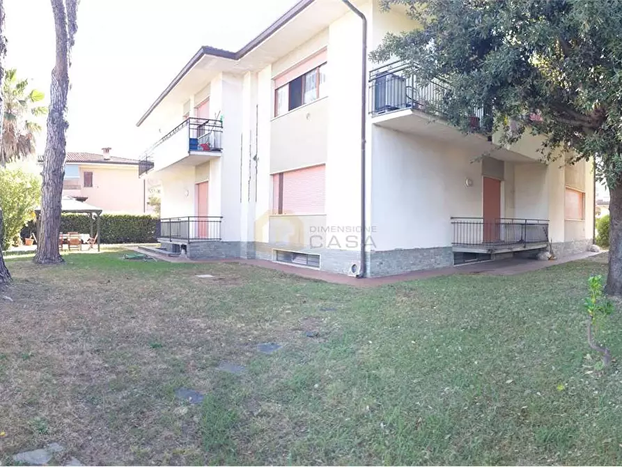 Immagine 35 di Quadrilocale in vendita  in degli Olmi 53 a Forte Dei Marmi