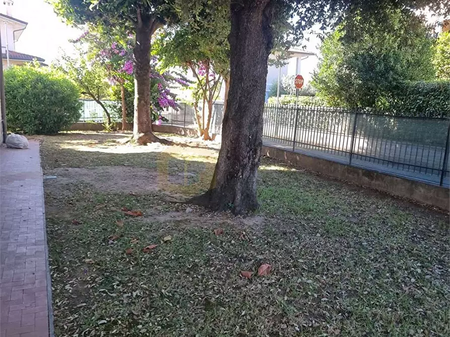 Immagine 43 di Quadrilocale in vendita  in degli Olmi 53 a Forte Dei Marmi