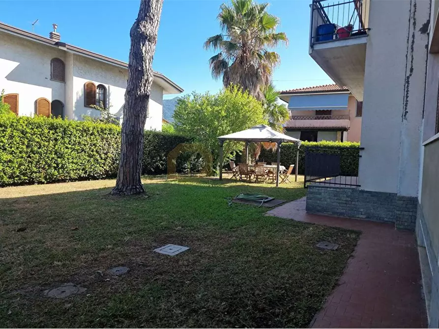 Immagine 44 di Quadrilocale in vendita  in degli Olmi 53 a Forte Dei Marmi