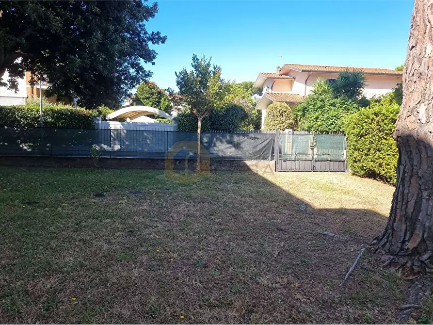 Immagine 46 di Quadrilocale in vendita  in degli Olmi 53 a Forte Dei Marmi