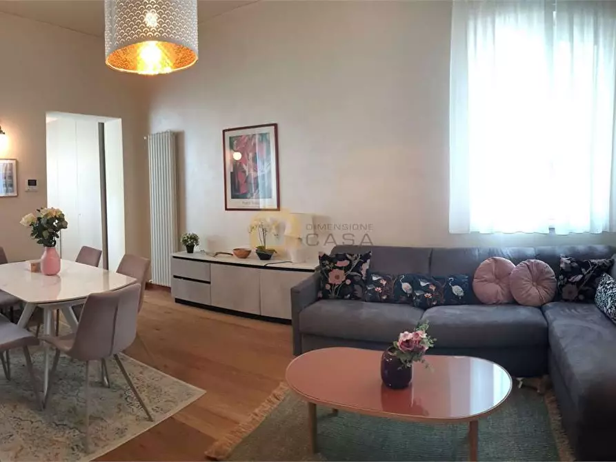 Immagine 2 di Trilocale in vendita  in Massimo D'Azeglio 40 a Viareggio