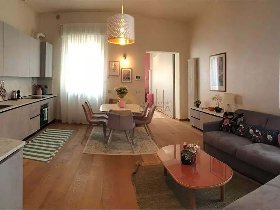 Immagine 9 di Trilocale in vendita  in Massimo D'Azeglio 40 a Viareggio