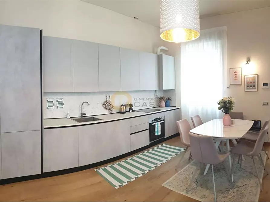 Immagine 10 di Trilocale in vendita  in Massimo D'Azeglio 40 a Viareggio