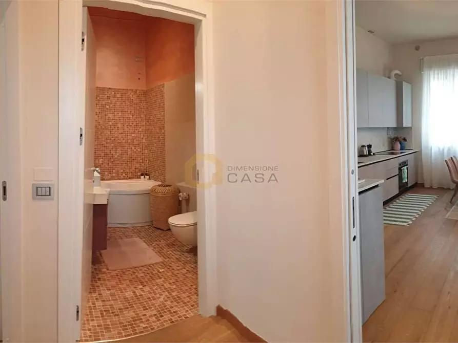 Immagine 15 di Trilocale in vendita  in Massimo D'Azeglio 40 a Viareggio