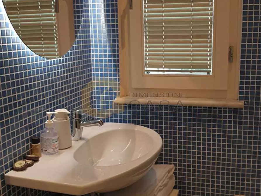 Immagine 28 di Trilocale in vendita  in Massimo D'Azeglio 40 a Viareggio