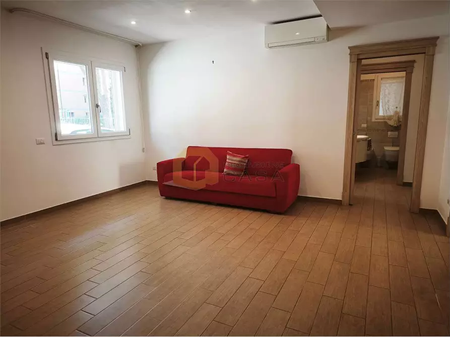 Immagine 12 di Appartamento in vendita  in via porta pietrasanta 32 a Viareggio