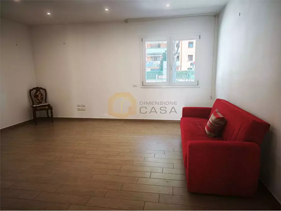 Immagine 25 di Appartamento in vendita  in via porta pietrasanta 32 a Viareggio