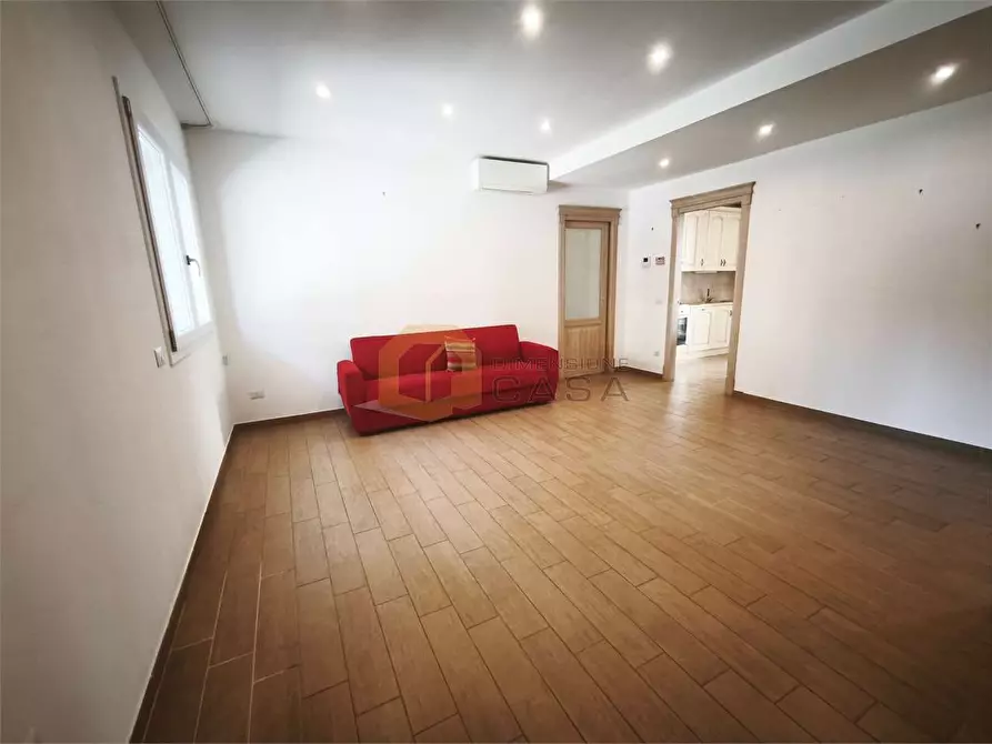 Immagine 30 di Appartamento in vendita  in via porta pietrasanta 32 a Viareggio