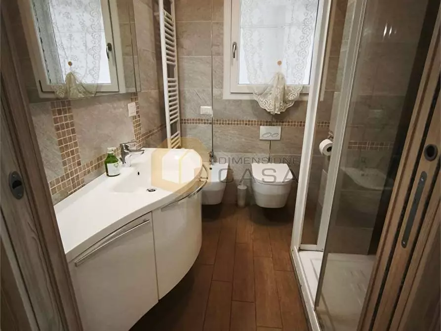 Immagine 33 di Appartamento in vendita  in via porta pietrasanta 32 a Viareggio