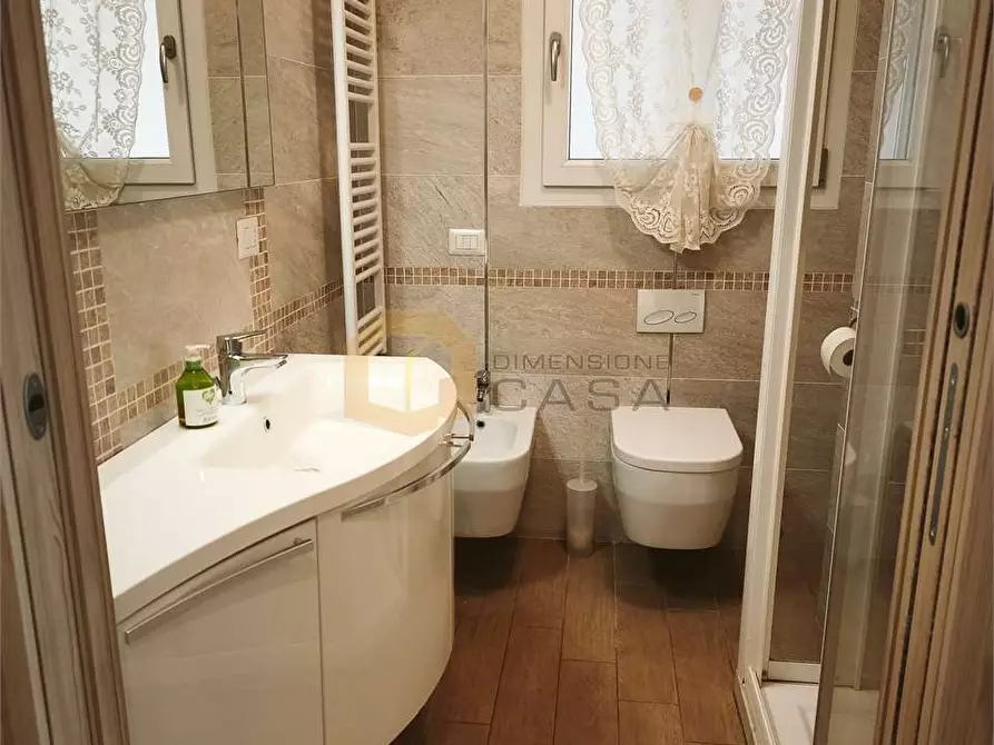 Immagine 34 di Appartamento in vendita  in via porta pietrasanta 32 a Viareggio