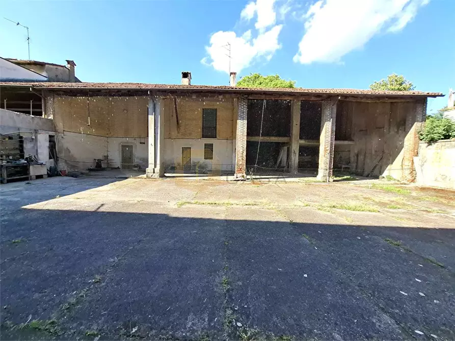 Immagine 10 di Rustico / casale in vendita  in piazza cesare battisti 1 a Manerbio