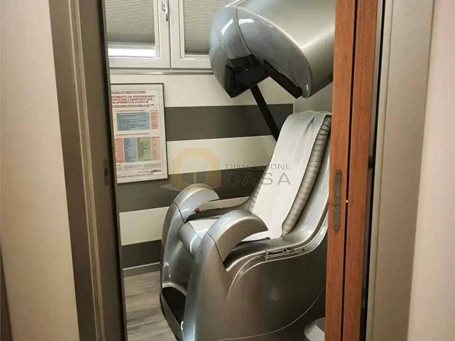 Immagine 14 di Negozio in vendita  in via ugo la malfa a Botticino