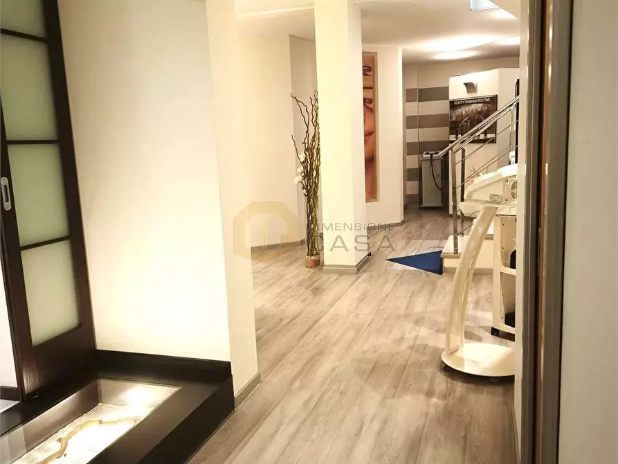 Immagine 15 di Negozio in vendita  in via ugo la malfa a Botticino
