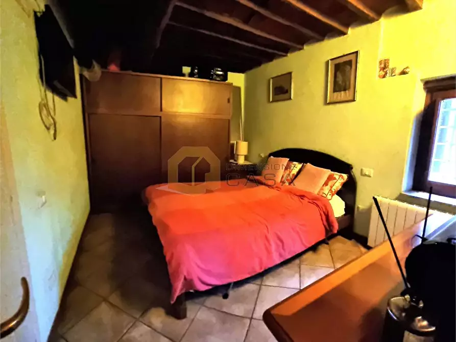 Immagine 38 di Porzione di casa in vendita  in via dei ciliegi 6 a Camaiore