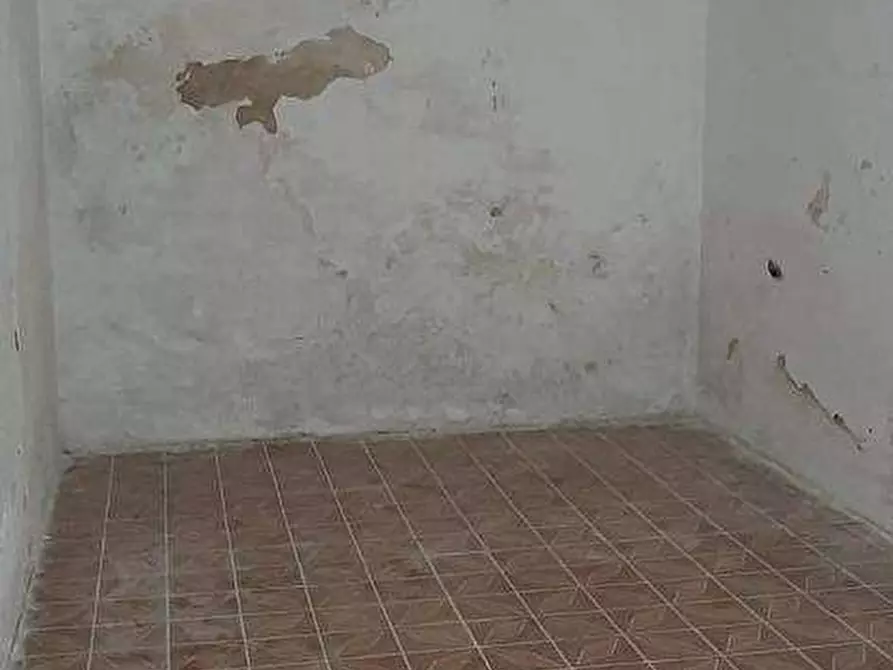Immagine 2 di Magazzino in affitto  a Catanzaro