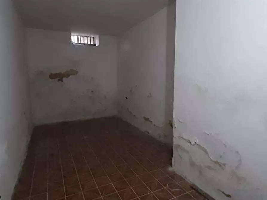 Immagine 1 di Magazzino in affitto  a Catanzaro