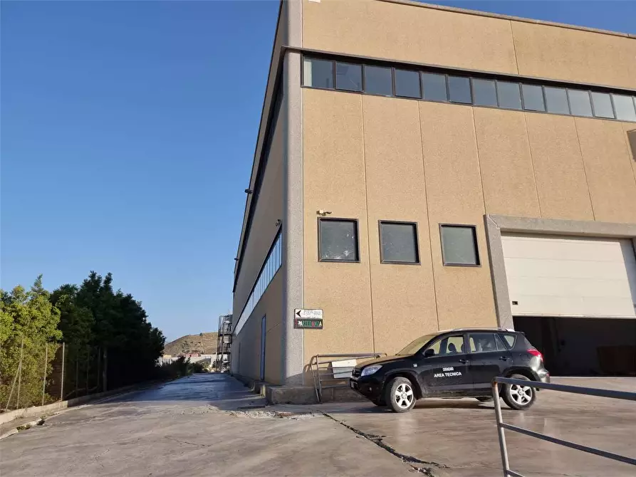 Immagine 2 di Capannone industriale in affitto  in Viale Magna Grecia  a Catanzaro