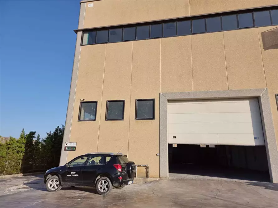 Immagine 3 di Capannone industriale in affitto  in Viale Magna Grecia  a Catanzaro
