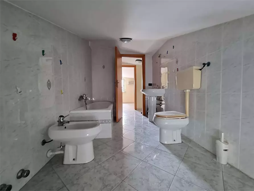 Immagine 10 di Appartamento in vendita  in Viale Magna Grecia  a Catanzaro