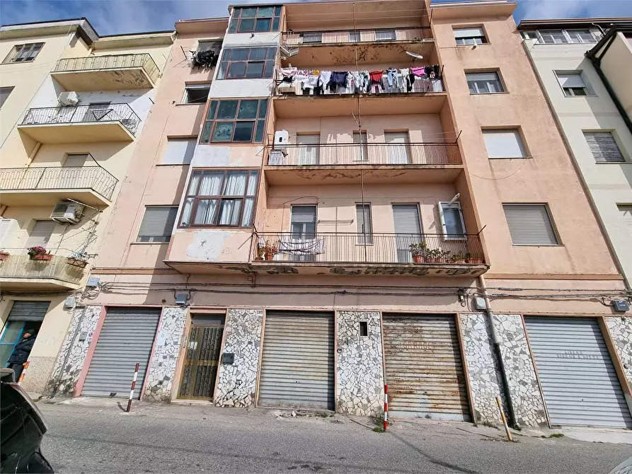 Immagine 1 di Appartamento in vendita  in VIA CARLO V 207 a Catanzaro