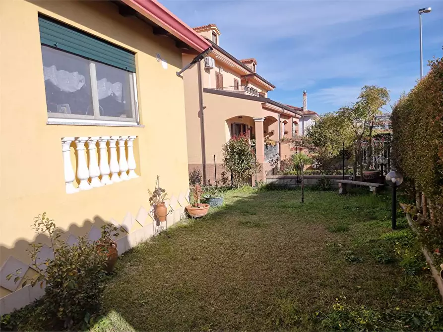 Immagine 11 di Villa in vendita  in via guseppe saragat  8 a Borgia