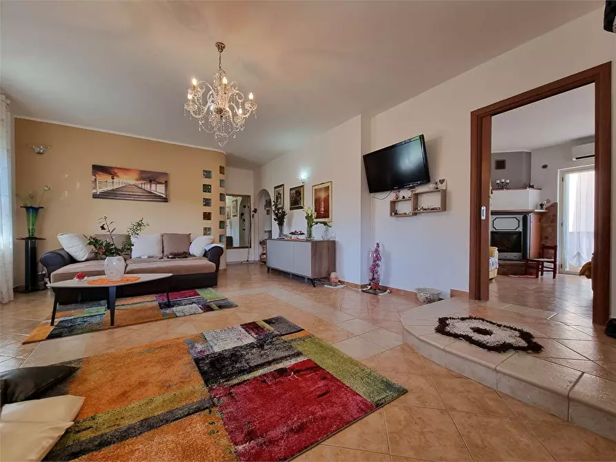 Immagine 3 di Villa in vendita  in via guseppe saragat  8 a Borgia