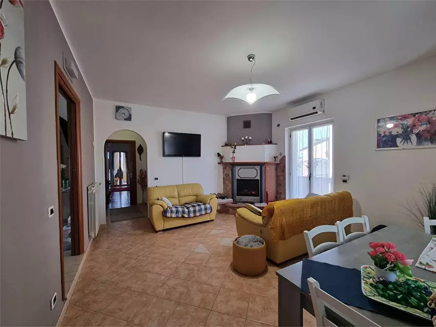 Immagine 10 di Villa in vendita  in via guseppe saragat  8 a Borgia