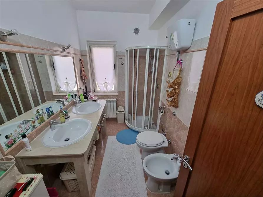 Immagine 13 di Villa in vendita  in via guseppe saragat  8 a Borgia