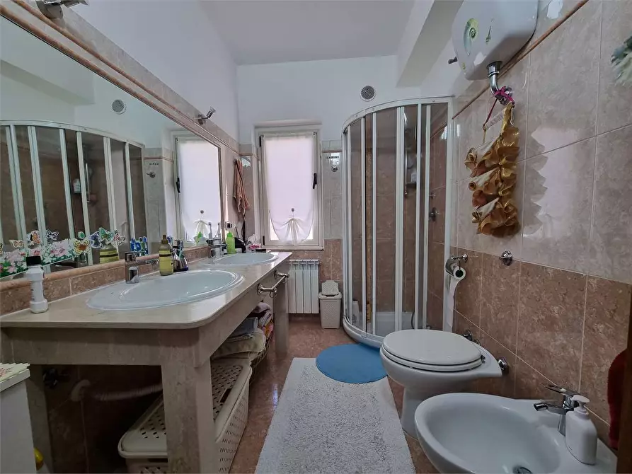 Immagine 14 di Villa in vendita  in via guseppe saragat  8 a Borgia