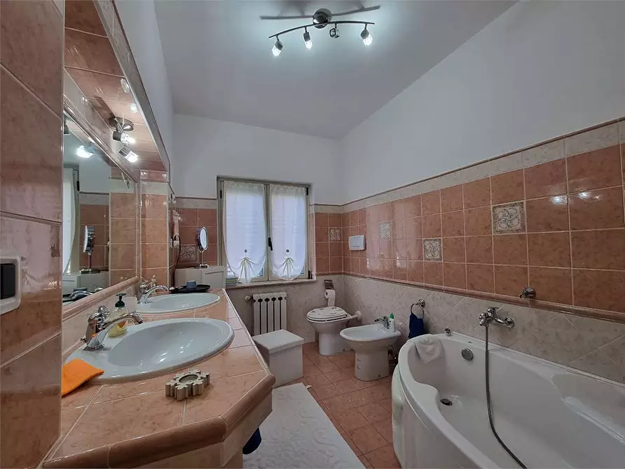 Immagine 22 di Villa in vendita  in via guseppe saragat  8 a Borgia