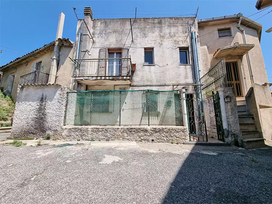 Immagine 1 di Casa indipendente in vendita  in VIA PACE  57 a Stalettì