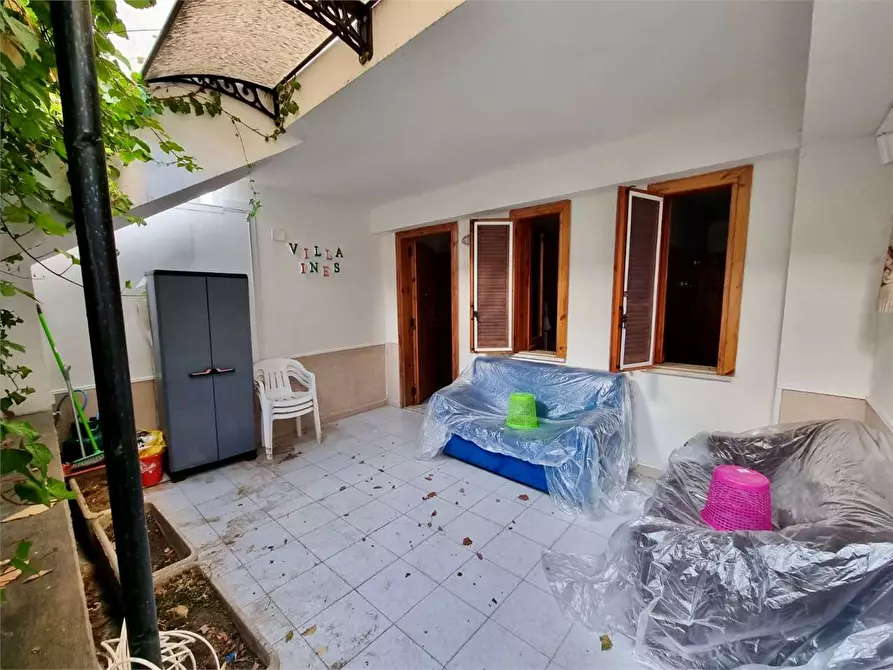 Immagine 2 di Appartamento in vendita  in Via delle Rose a Squillace