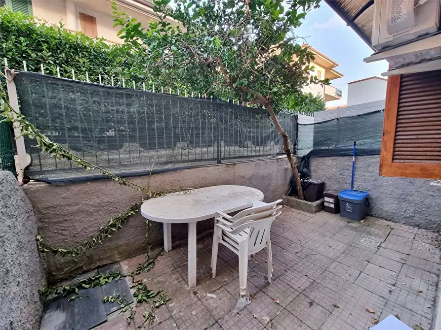 Immagine 4 di Appartamento in vendita  in Via delle Rose a Squillace