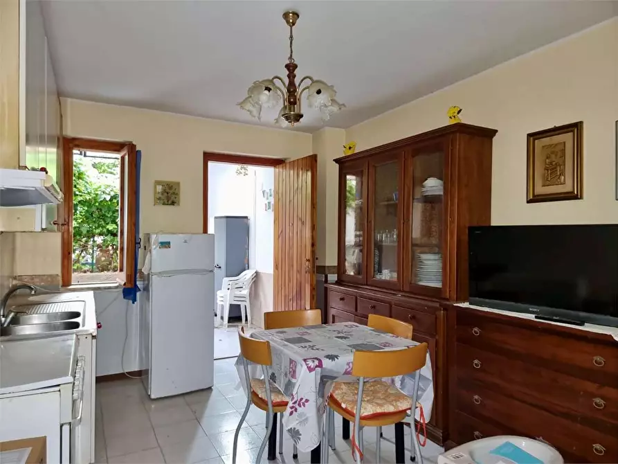 Immagine 5 di Appartamento in vendita  in Via delle Rose a Squillace