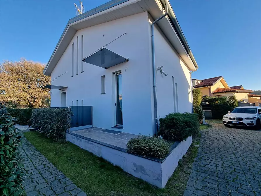 Immagine 1 di Villa in vendita  in VIA FIUME NETO  a Catanzaro